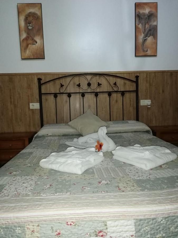 Hostal Brenaverde Gaucín Eksteriør bilde