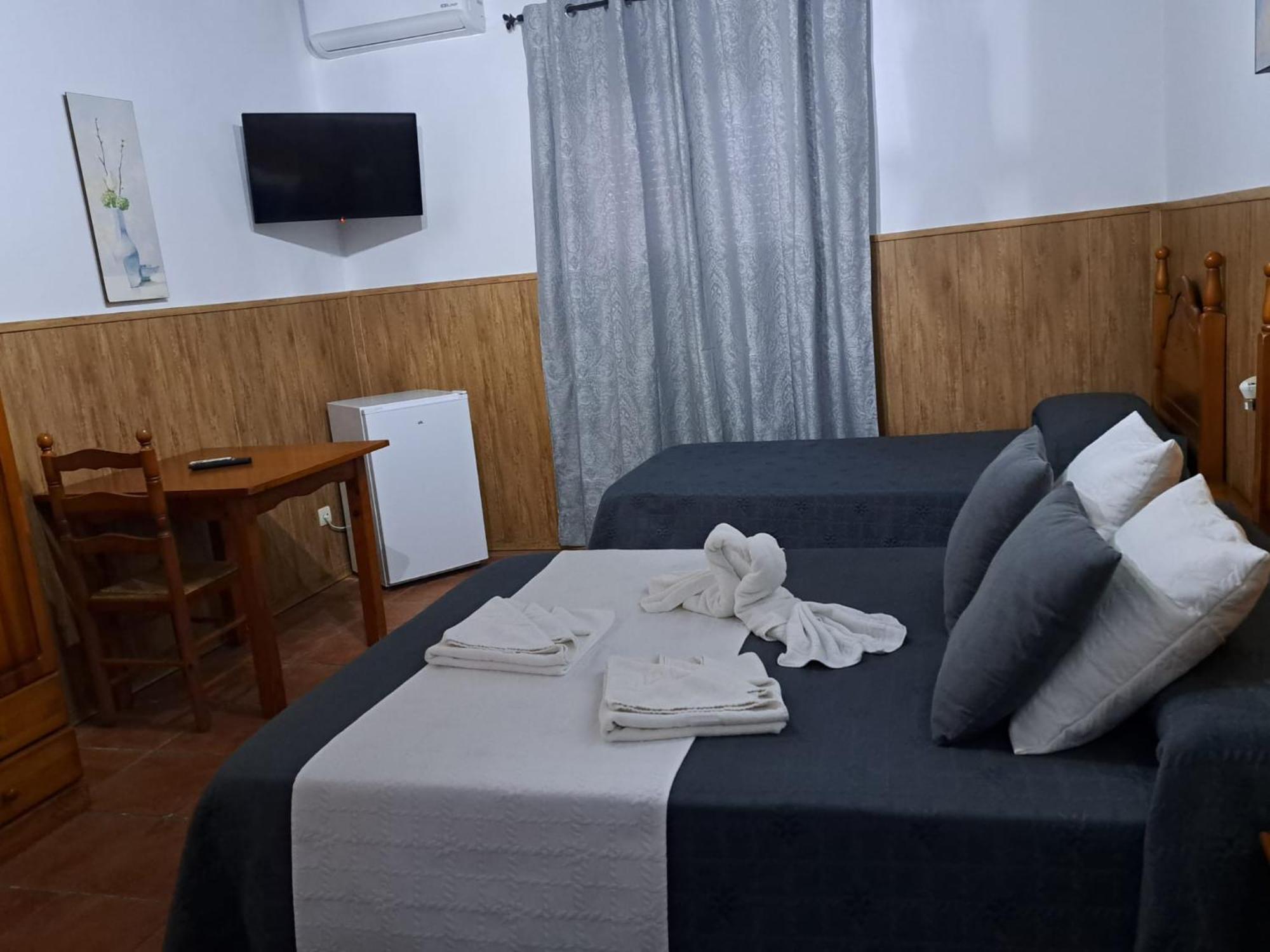 Hostal Brenaverde Gaucín Eksteriør bilde