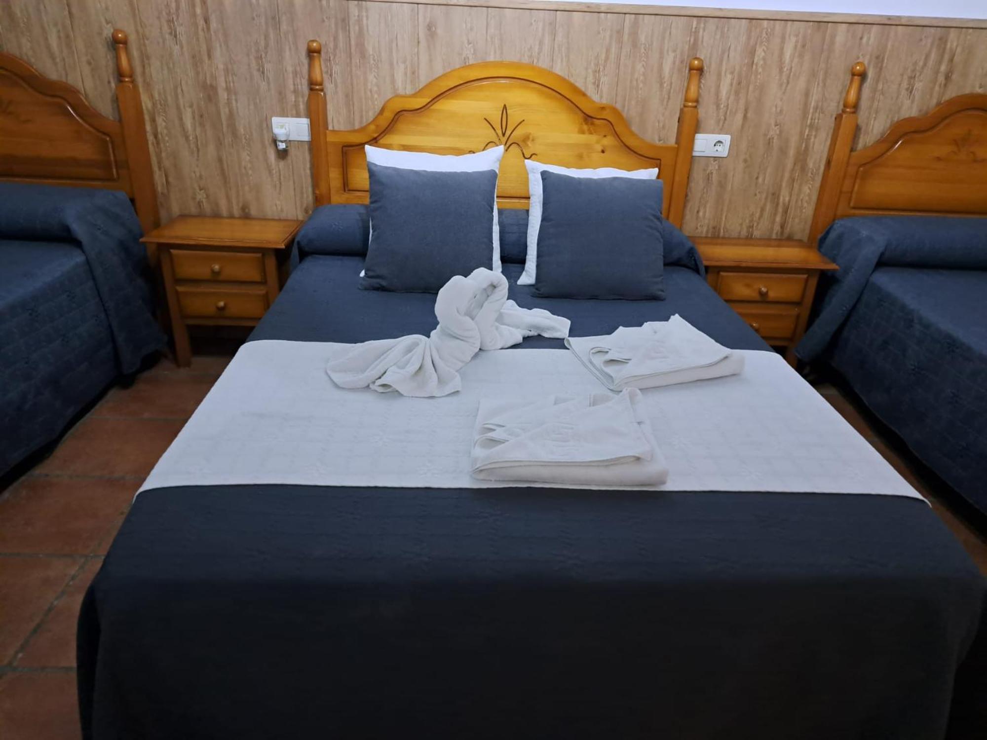 Hostal Brenaverde Gaucín Eksteriør bilde