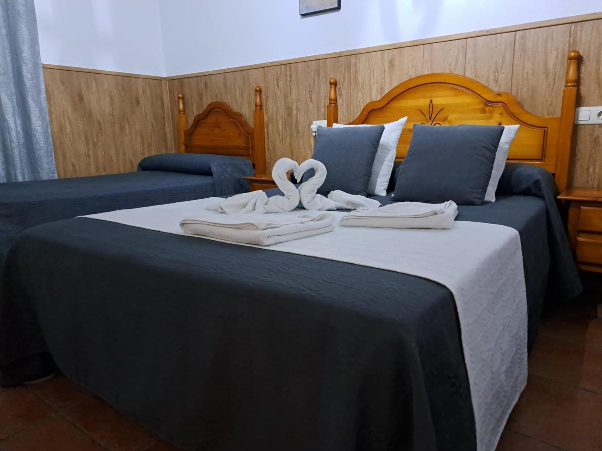 Hostal Brenaverde Gaucín Eksteriør bilde